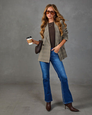 Model Off Duty Super Stretch Mid Rise Straight Leg Jeans