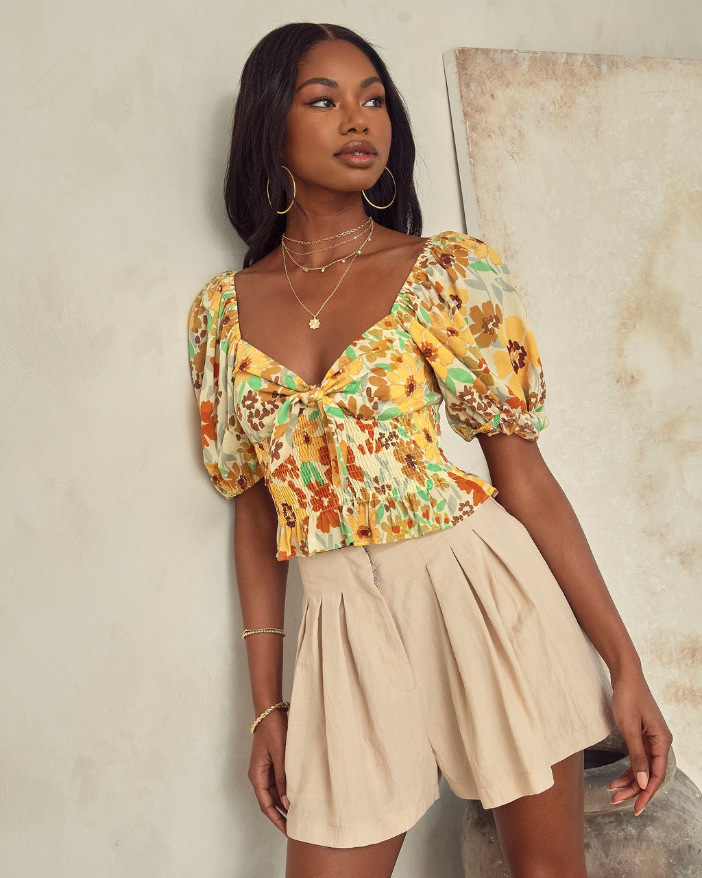 V NECK FLORAL CROP TOP WITH SMOCKING