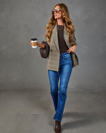 Model Off Duty Super Stretch Mid Rise Straight Leg Jeans