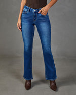 Model Off Duty Super Stretch Mid Rise Straight Leg Jeans
