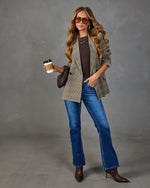 Model Off Duty Super Stretch Mid Rise Straight Leg Jeans