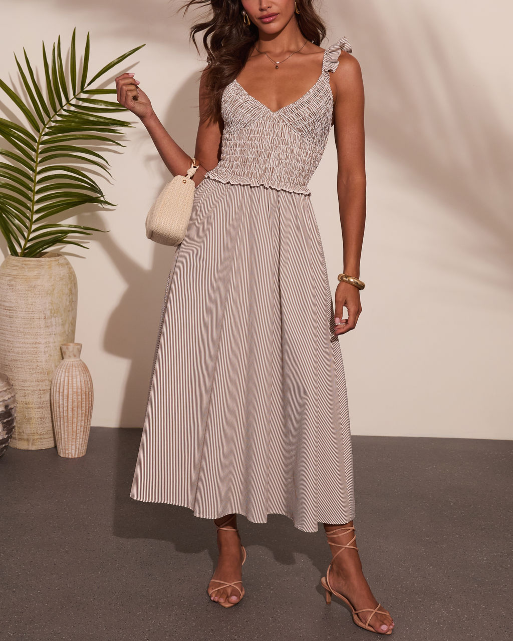 kensie short sleeve smocked waist a line midi dress Dillards Dresses Smocked A-Line Midi Dress Dillard's Variant:Sand/Ivory size 0 32 bust Powder Blue Gorgeous vintage 90's black